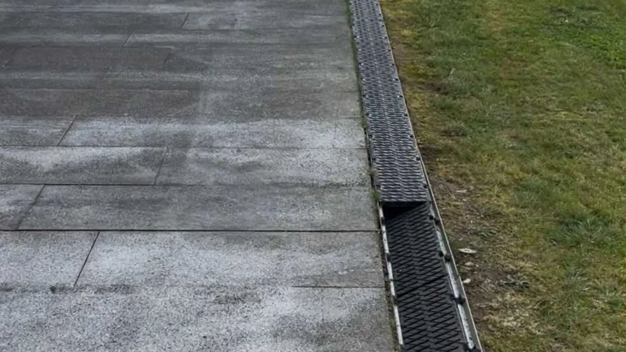 Rejillas reventadas en el auditorio Fuxan os Ventos