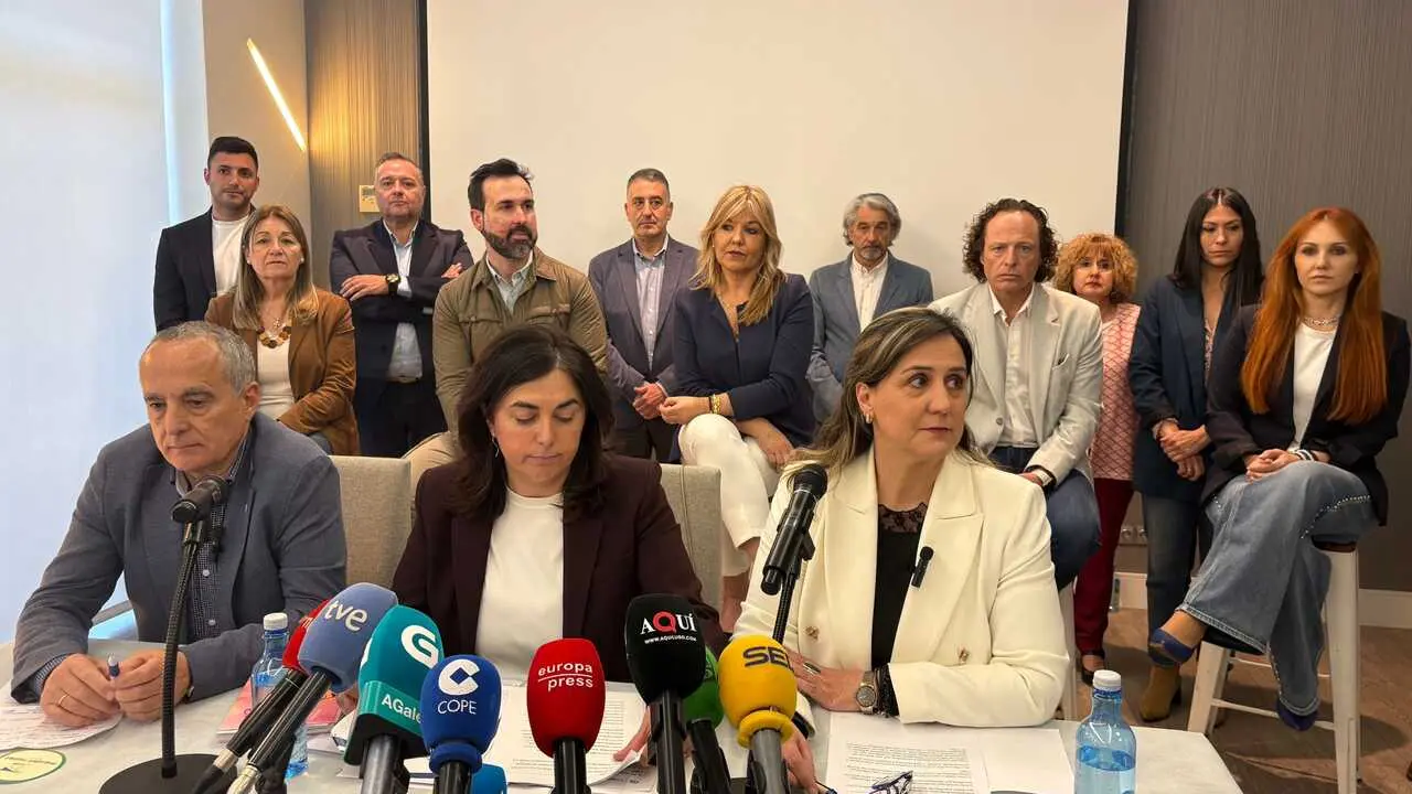 Carballo, Candia y Reigosa, en la comparecencia ante la prensa.