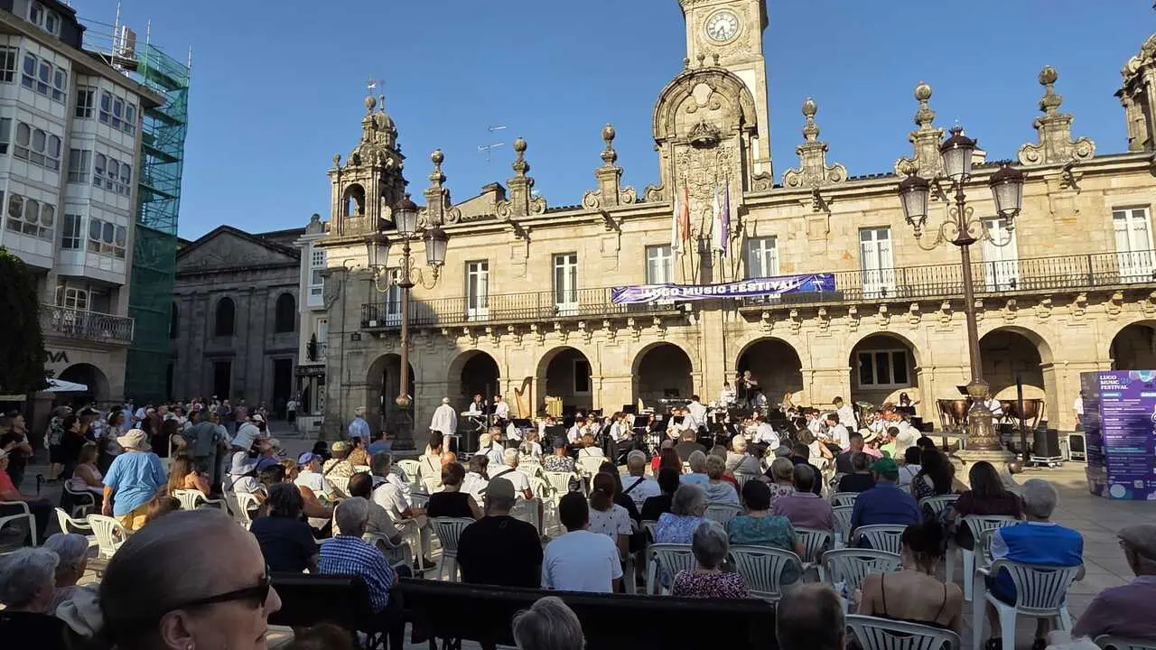 El concierto inaugural del Lugo Music Festival se celebr&oacute; ayer en la Praza Maior