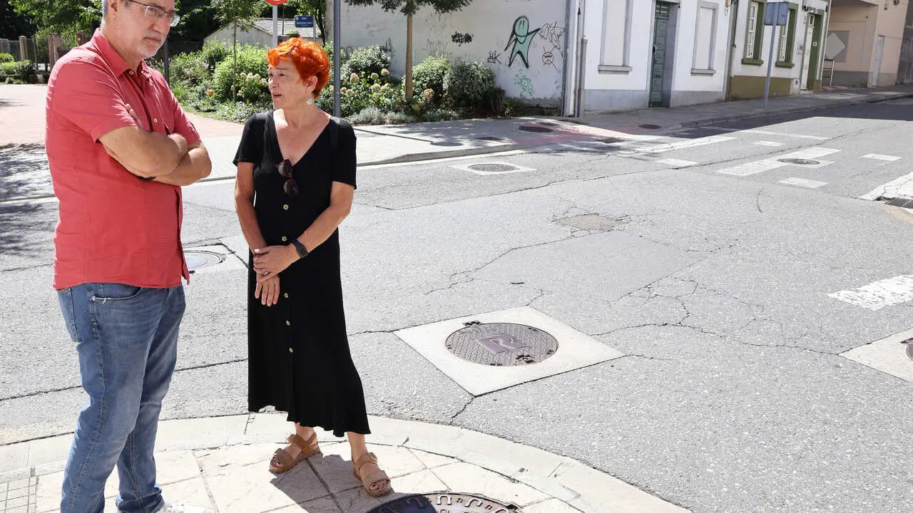 Alexandre Penas y Maite Ferreiro, en la r&uacute;a Lavandeira