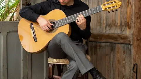 Luis Alejandro García, guitarrista. Guitarra