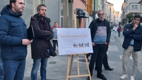 Rubén Arroxo y Alexandre Penas presentan el plan de peatonalización de la rúa Milagrosa