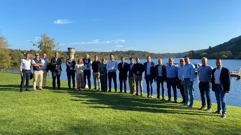 Deputados do GPP xunto a outros participantes na visita a Portugal