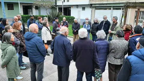 Rubén Arroxo, durante la reunión con los vecinos del barrio de la estación