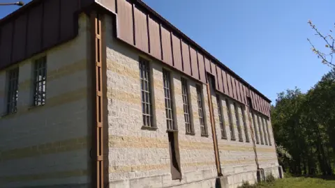 Pabellón polideportivo de Bóveda