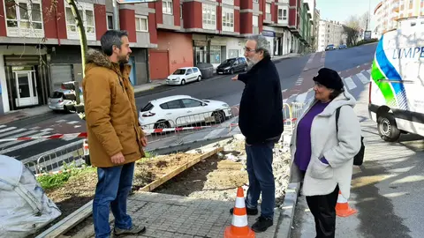 Rubén Arroxo y Alexandre Penas visitaron los trabajos de renovación de aceras de la Ronda República Argentina