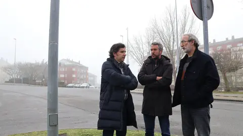 Rubén Arroxo supervisó la zona donde se ubicaría la rotonda entre la Ronda de Fingoi y Alfonso X