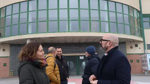 Efrén Castro, delante del Pazo dos Deportes de Lugo