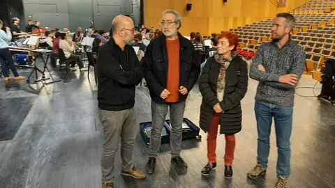 Rubén Arroxo, Maite Ferreiro y Alexandre Penas visitaron el auditorio Fuxan os Ventos