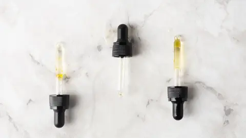 plastic-pipettes-skincare-oils retinol