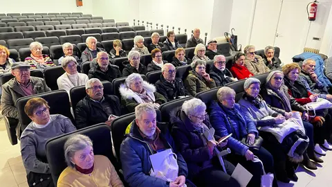 Los alumnos de la UNED sénior de A Coruña fueron recibidos en la casa consistorial de Rábade