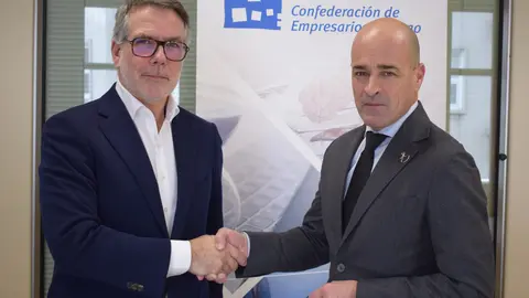 Jose Pina y Jaime Lopez, durante el acto de adhesión de Greenfiber a la CEL