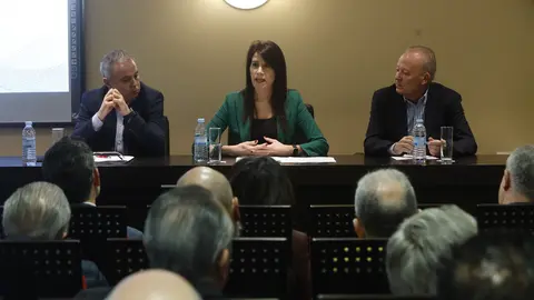 María Allegue mantuvo un encuentro con representantes de APEC en Lugo