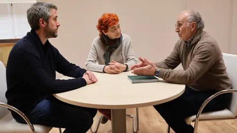 Arroxo, Ferreiro y Rozas, durante el encuentro entre el teniente de alcaldesa de Lugo y el nuevo presidente de la AECC de Lugo