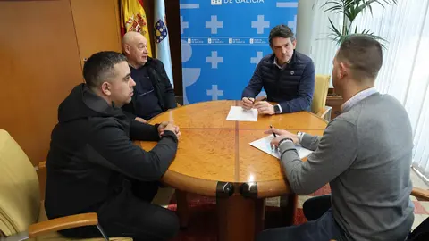 040325 Reunion Os Cinco Rios