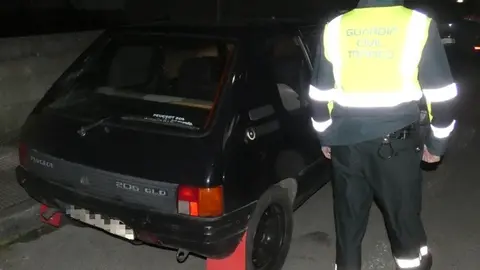 Vehículo interceptado en A Terra Chá por la Guardia Civil