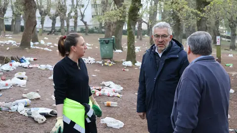 Miguel Fernández, en la carballeira tras la fiesta