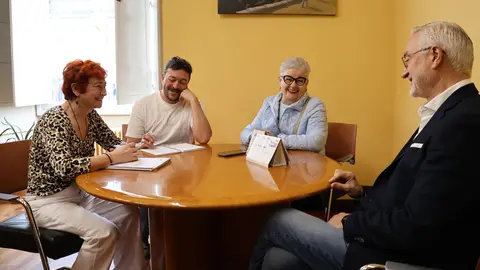 Maite Ferreiro se reunió con representantes de las casetas del pulpo de San Froilán