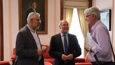 Fernández y Tomé mantuvieron un encuentro para tratar el tema de la mejora de las instalaciones de la Protectora