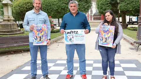 El torneo Festa Final de ajedrez fue presentado en la Praza Maior