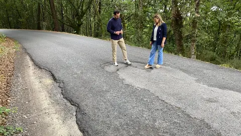 Ameijide y Rubinos, en la LU-P-2906, en Cuíña