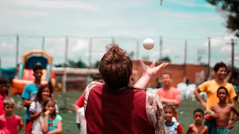 Malabarismo, payaso, malabares, malabarista