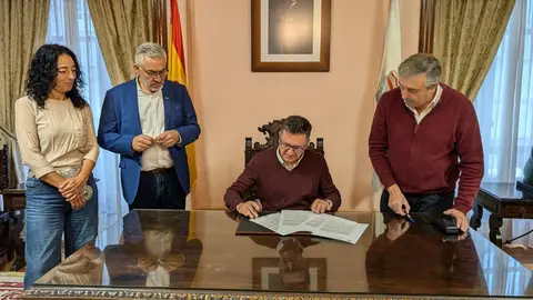 091225_foto3_miguel_fernandez_preside_a_toma_de_posesion_de_pedro_felipe_pedrouzo_como_novo_xefe_do_servizo_de_contratacion