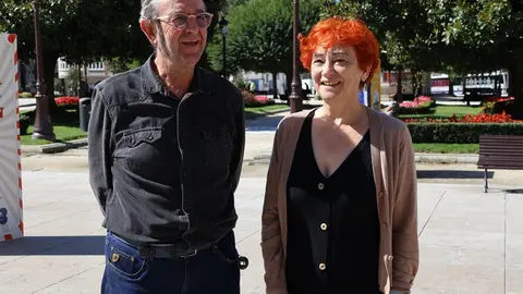 Cheché Real y Maite Ferreiro, en la Praza Maior