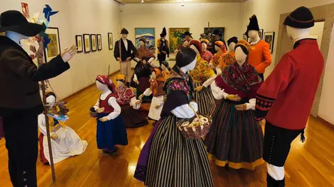 Maniquíes de la muestra «O Vestiario das Almas Pintadas. A indumentaria galega nos cadros costumistas»
