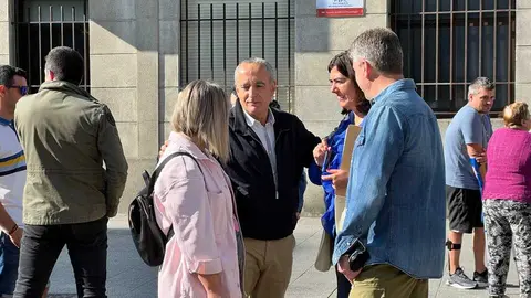 Recogida de firmas del PP en el barrio de A Milagrosa