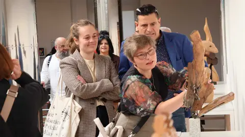 Iria Castro, en la inauguración de la exposición «Toca madeira, alza o voo»