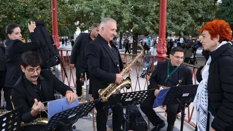 La actuación tuvo lugar en el templete de la Praza Maior
