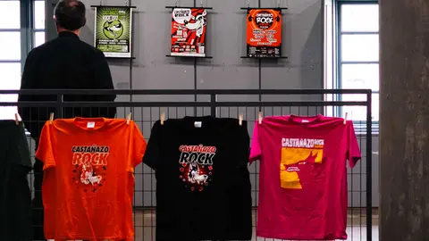 La exposición del Castañazo Rock puede visitarse en la Casa da Cultura