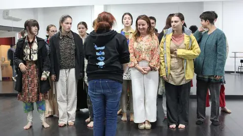 Cristina López, durante la visita a las instalaciones de Palimoco Teatro