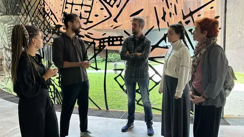 Maite Ferreiro, con los participantes del ciclo «Atopémonos bailando»