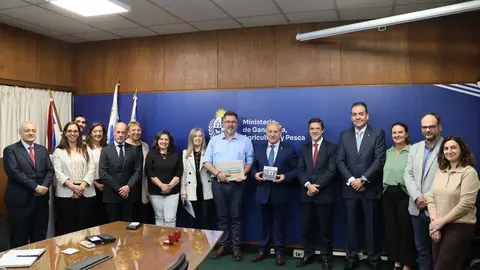 041125 A Deputación afonda en Montevideo nas oportunidades de cooperación no sector empresarial