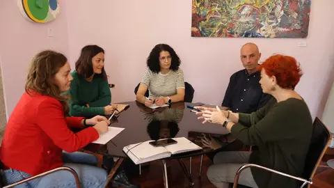 Iria Castro y Maite Ferreiro, durante la reunión