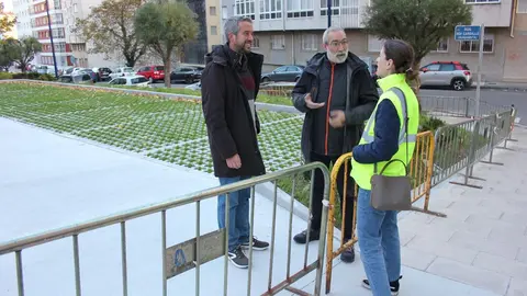 Rubén Arroxo y Alexandre Penas, en el aparcamiento de la calle Rof Carballo