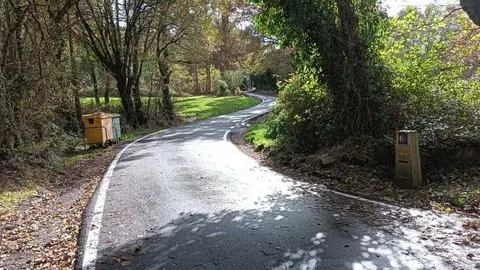FOTO 2 GUITIRIZ - O Concello de Guitiriz mellora os accesos na parroquia de Santa Leocadia a través do Plan Camiña Rural