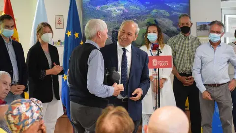 251125 FOTO DE ARQUIVO O Presidente da Deputación na apertura do CAM de Pedrafita do Cebreiro