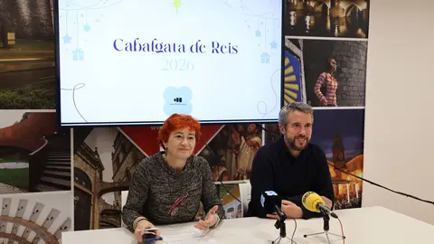 Maite Ferreiro y Rub&eacute;n Arroxo, durante la presentaci&oacute;n de la cabalgata