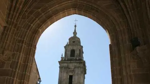 Una torre de la catedral de Lugo