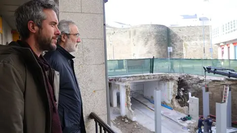 Rub&eacute;n Arroxo y Alexandre Penas visitaron las obras del Carril das Flores