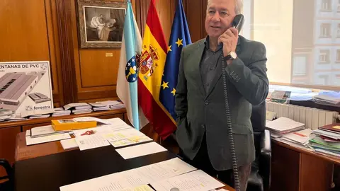 Jos&eacute; Tom&eacute;, al aparato