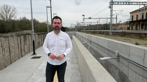 Antonio Ameijide na estaci&oacute;n de Canabal (Sober)