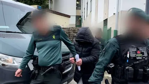 El investigado por la desaparici&oacute;n de Enrique Bol&iacute;var, a la salida del juzgado de Mondo&ntilde;edo. Pradero