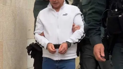 Javier Montero, a su llegada al juzgado de Mondo&ntilde;edo. Pradero