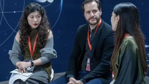 Brais Revalder&iacute;a, en China