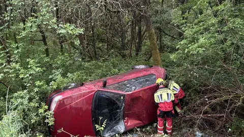 El veh&iacute;culo se sali&oacute; de la v&iacute;a en la carretera de Hombreiro