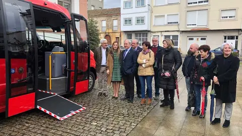 Foto de arquivo, Presentaci&oacute;n polo Equipo de Goberno do novo Bus Urbano de Monforte, o 1 de febreiro de 2020